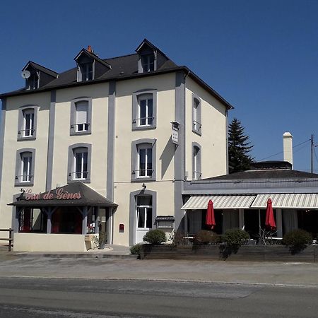 Le Gue De Genes Hotel Ambrieres Les Vallees Екстериор снимка