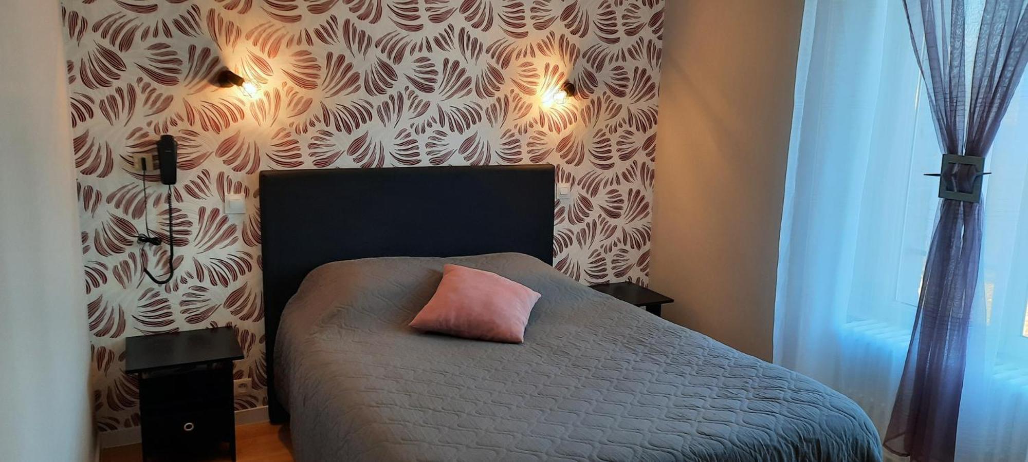 Le Gue De Genes Hotel Ambrieres Les Vallees Екстериор снимка