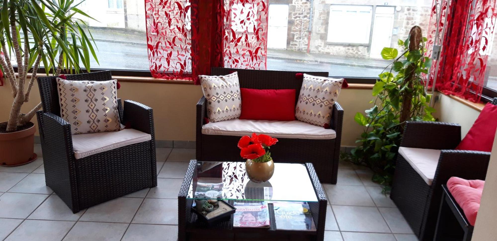 Le Gue De Genes Hotel Ambrieres Les Vallees Екстериор снимка